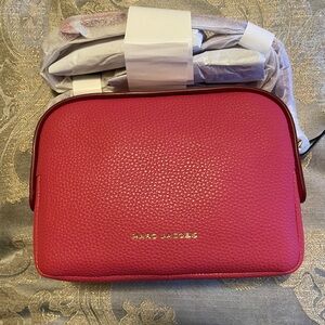 New Authentic Marc Jacobs E-the Squeeze Leather Crossbody Bag, Claret Red